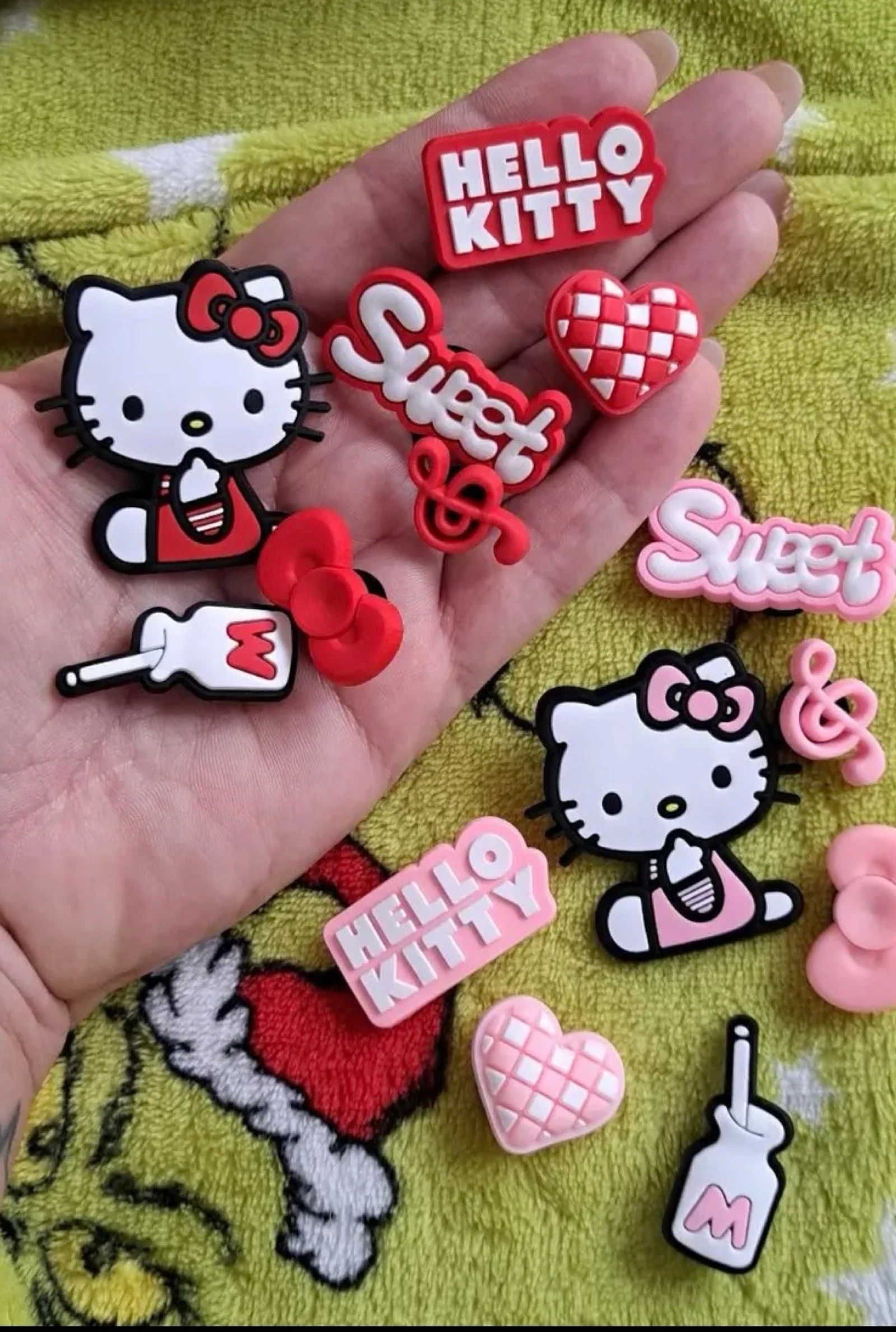 Pin’s Hello Kitty pour crocs x14 
